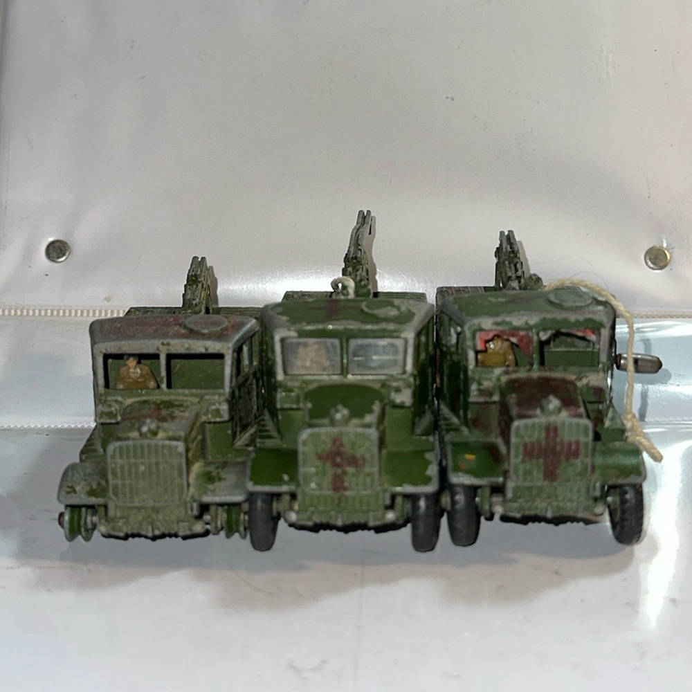 3x Dinky Toys Scammell Recovery Tractor (No. 661) - all in "as is" condition